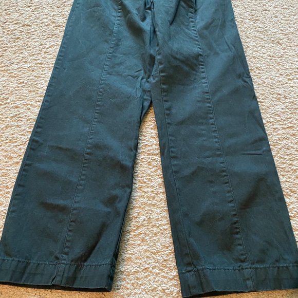 Old Navy Black Capris - Picture 2 of 7